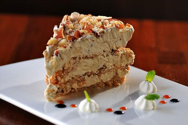 Café Evelyn's Sansrival